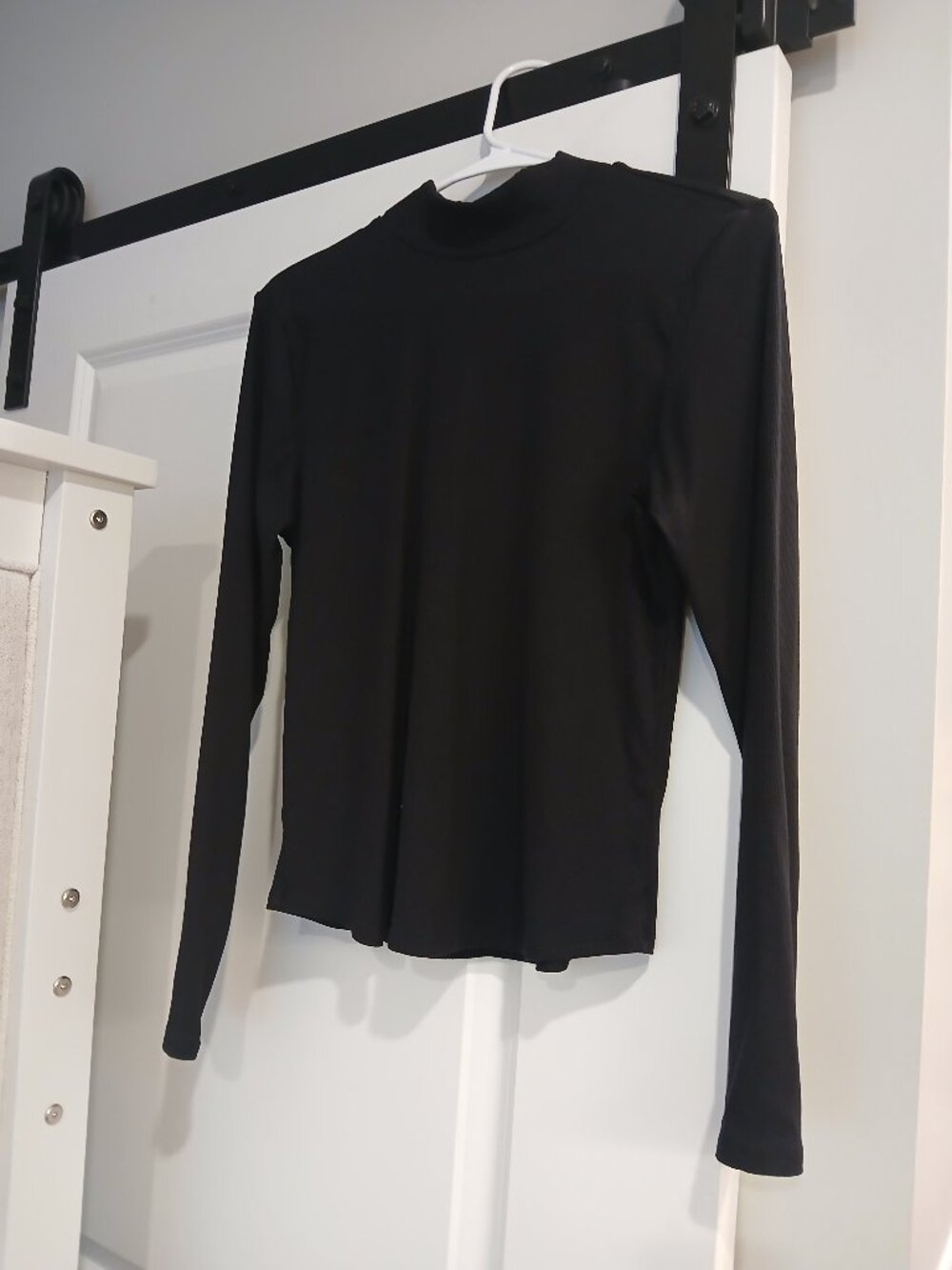 REALLY GREAT BLACK ATHLETA TURTLENECK!!!